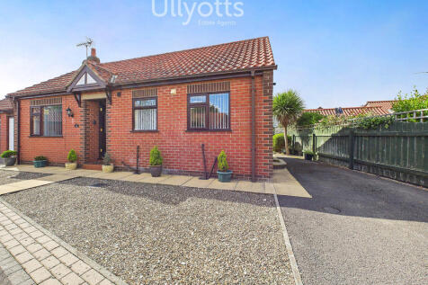 2 bedroom detached bungalow for sale