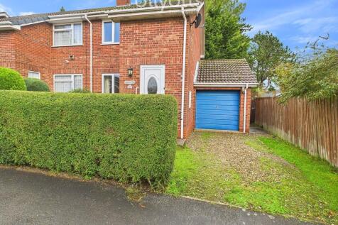 2 bedroom semi-detached house for sale