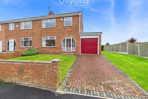 3 bedroom semi-detached house for sale