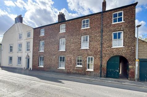 10 bedroom town house for sale