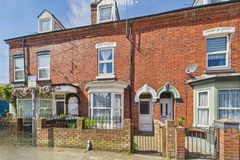 4 bedroom terraced house for sale