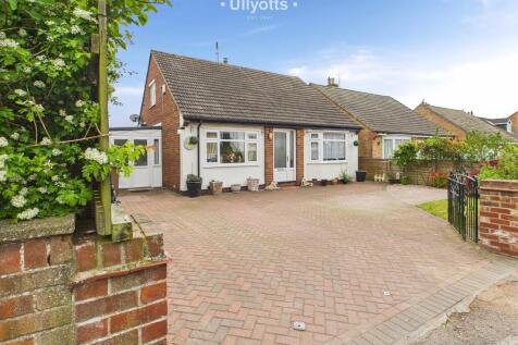 3 bedroom detached bungalow for sale