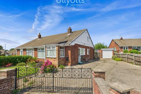 2 bedroom semi-detached bungalow for sale