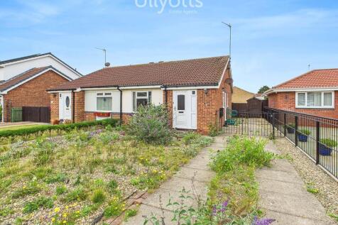 2 bedroom semi-detached bungalow for sale