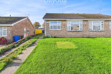 2 bedroom semi-detached bungalow for sale