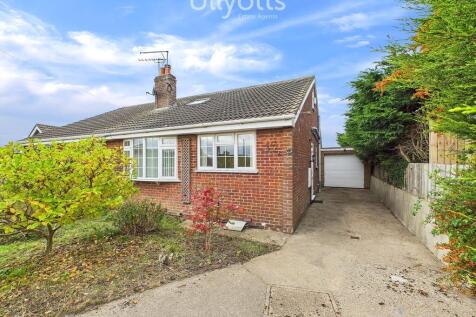 3 bedroom semi-detached bungalow for sale