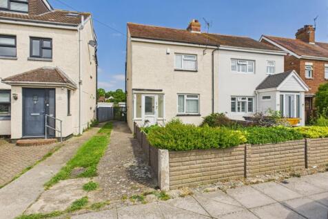 Second Avenue, Portsmouth PO6 3 bed semi