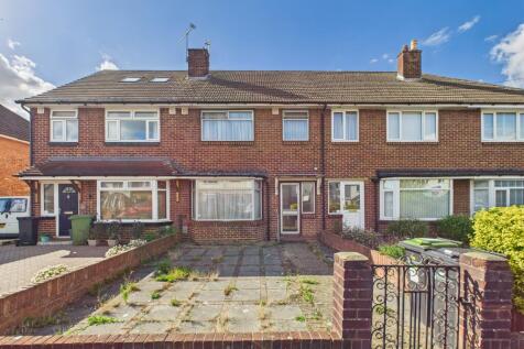 Invergordon Avenue, Portsmouth PO6 3 bed terraced house for sale