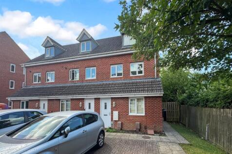 2 bedroom First Floor Maisonette in... 2 bed maisonette for sale
