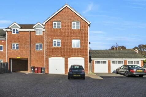 2 bedroom Second Floor Flat in... 2 bed flat for sale