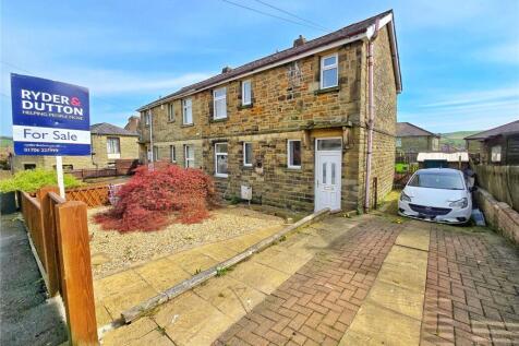 Barnes Avenue, Rawtenstall... 3 bed semi