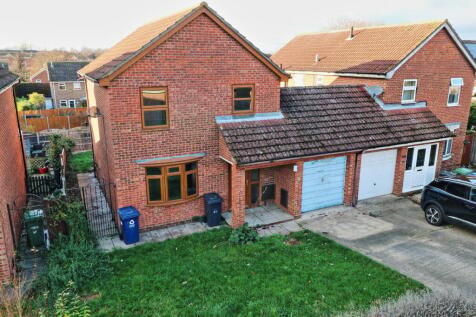 3 bedroom detached house for sale