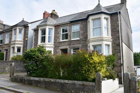 5 bedroom semi-detached house for sale