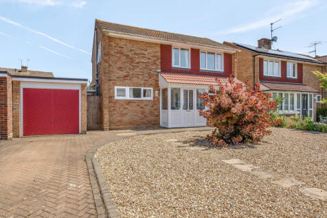 Sewell Avenue, Wokingham, Berkshire 3 bed detached house for sale