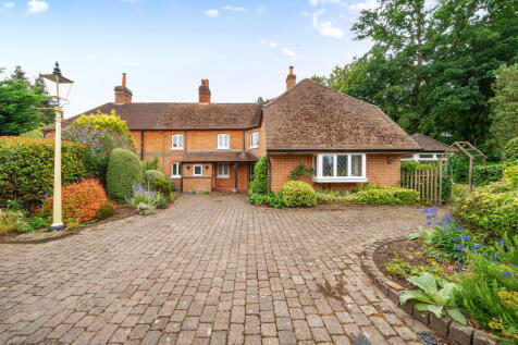 Reading Road, Winnersh, Wokingham 4 bed semi