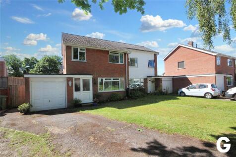 Holm Close, Ringwood, Hampshire, BH24 3 bed semi