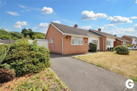 Croft Road, Ringwood, Hampshire, BH24 3 bed bungalow for sale