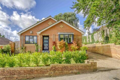 Winston Gardens, Branksome, Poole, BH12 2 bed bungalow for sale