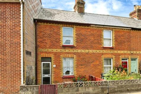 Carisbrooke Road, Newport, Isle of Wight 2 bed terraced house for sale