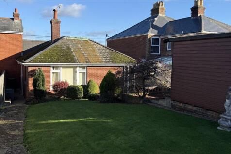 Alvington Road, Newport, Isle of Wight 3 bed bungalow for sale