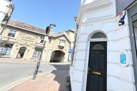 Pier Street, Ventnor, Isle of Wight 2 bed apartment for sale