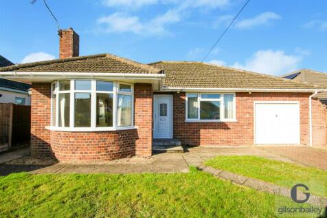 2 bedroom detached bungalow for sale