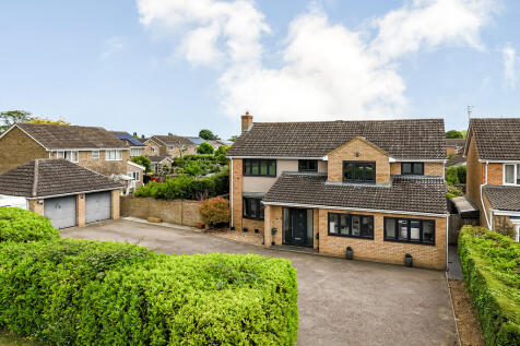 5 bedroom detached house for sale