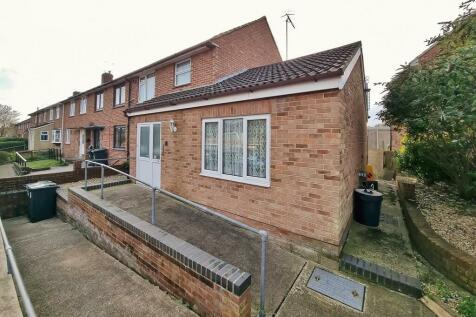 2 bedroom end of terrace house for sale