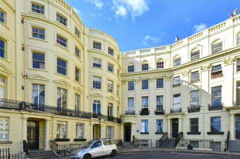 Brunswick Square, Hove, East Sussex, BN3 3 bed flat for sale