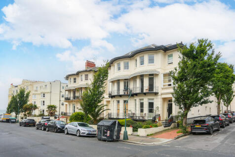 Lansdowne Place, Hove, East Sussex, BN3 2 bed flat for sale