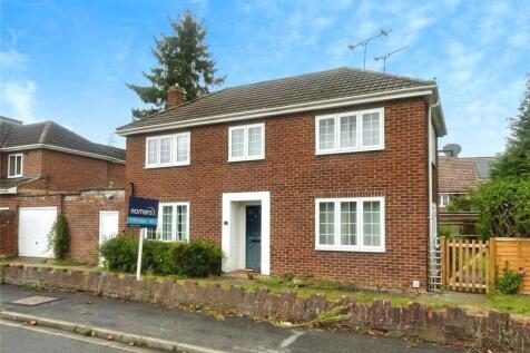 Manor Close, Bracknell, Berkshire 3 bed detached house for sale