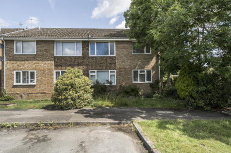 Blackmoor Wood, Ascot, Berkshire 2 bed maisonette for sale