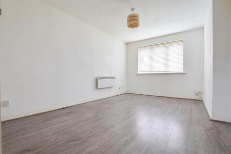 Waddington Close, Enfield 1 bed flat for sale