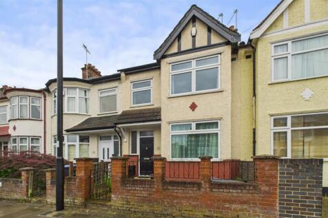 Lincoln Road, Enfield 3 bed terraced house for sale