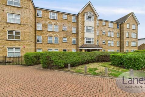 Cobham Close, Enfield 1 bed apartment for sale