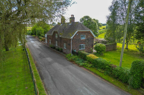 Cornmill Lane, Tutbury 4 bed cottage for sale