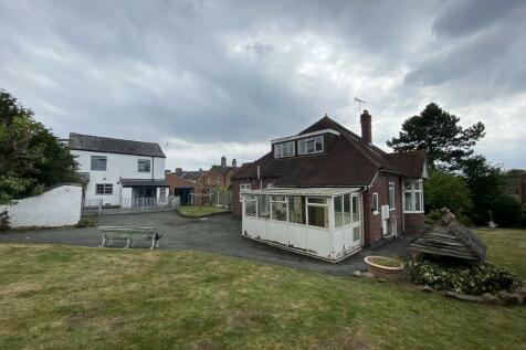 6 bedroom detached house for sale