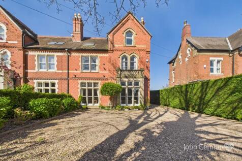 7 bedroom semi-detached house for sale