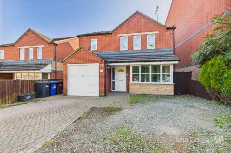 4 bedroom detached house for sale