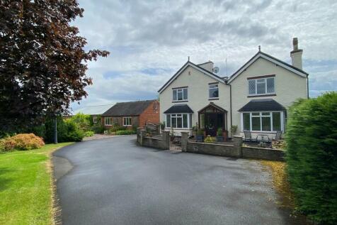 5 bedroom detached house for sale