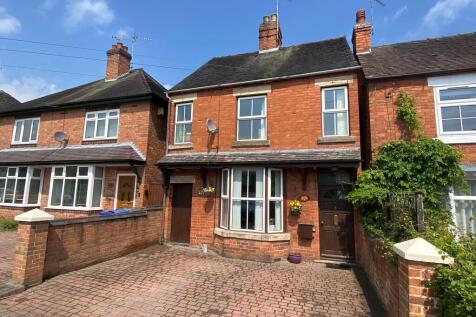 Leighton Road, Uttoxeter 3 bed detached house for sale