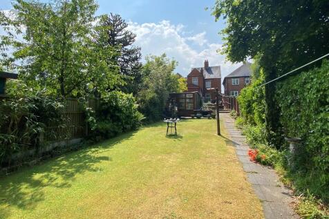 Leighton Road, Uttoxeter 3 bed detached house for sale