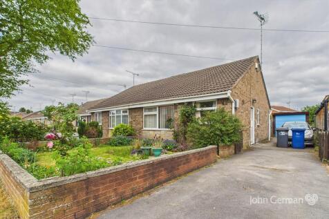 2 bedroom semi-detached bungalow for sale