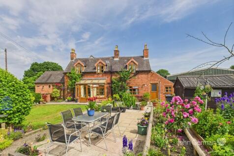 Holly Lane, Loxley Green 4 bed cottage for sale