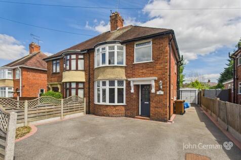 3 bedroom semi-detached house for sale