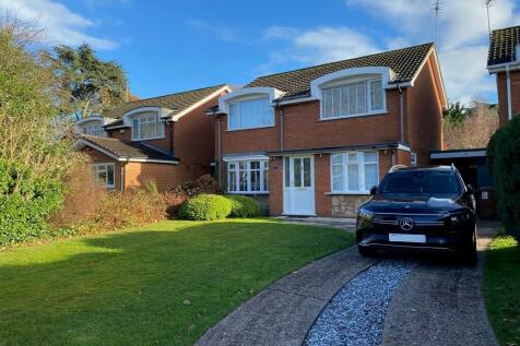 5 bedroom link detached house for sale