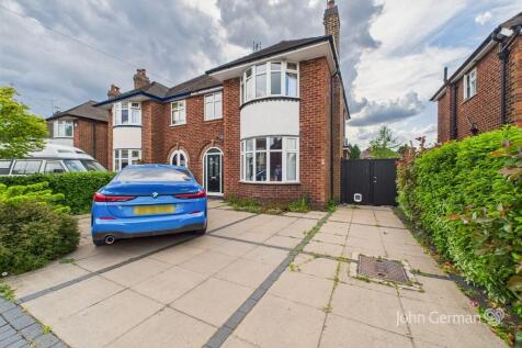 4 bedroom semi-detached house for sale