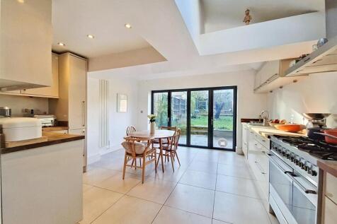 Gordon Terrace, Rochester 4 bed terraced house for sale