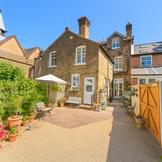4 bedroom terraced house for sale