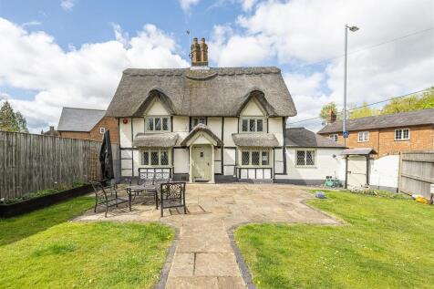 London Road, Aston Clinton HP22 3 bed cottage for sale